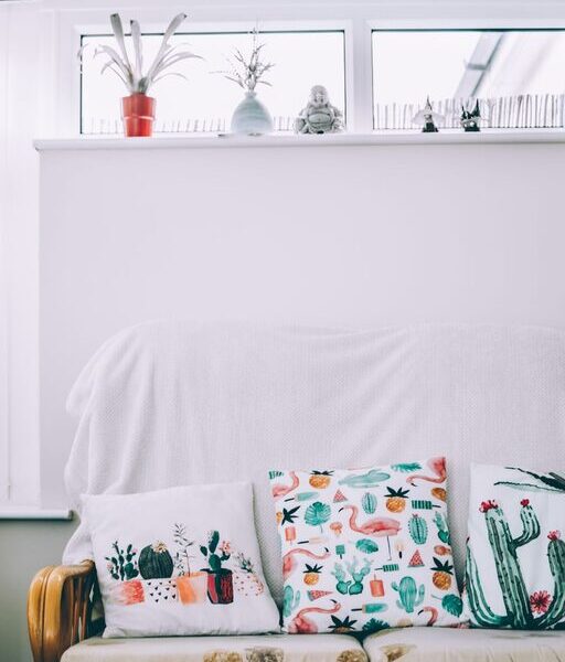 Quick Ideas to Brighten a Dark Room Instantly